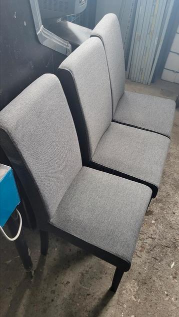 Z.g.a.n. 3 eettafel stoel eetkamerstoel van Leenbakker beschikbaar voor biedingen