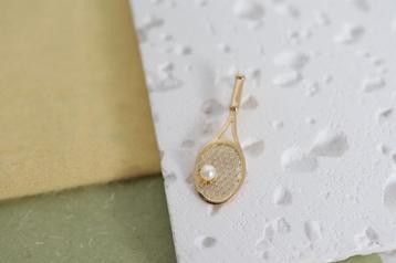 18 Karaat Gouden Hanger Tennisracket met Parel beschikbaar voor biedingen