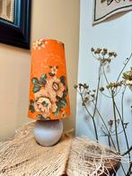 Vintage tafellamp met unieke retro lampenkap, 25 tot 50 cm, ., Rond, Ophalen of Verzenden