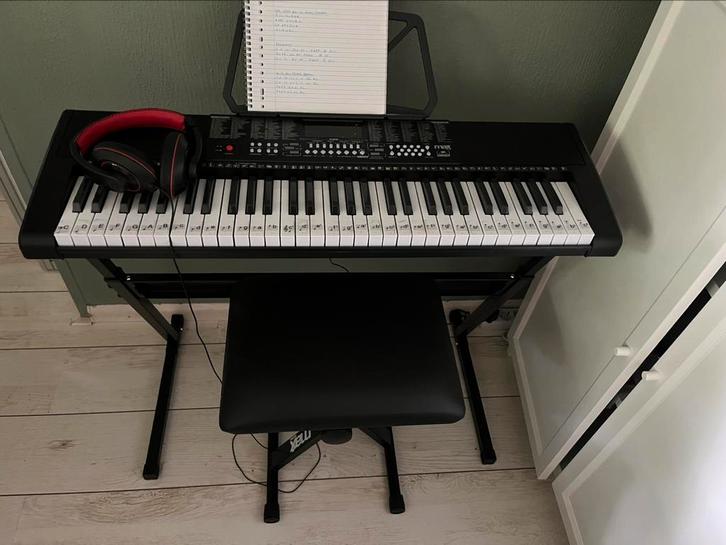 Zgan keyboard met zitje, Muziek en Instrumenten, Piano's, Zo goed als nieuw, Zwart, Ophalen of Verzenden
