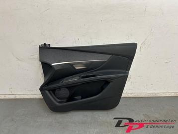 Portierbekleding 4Deurs rechts-voor van een Peugeot 5008 beschikbaar voor biedingen