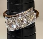 Gouden ring met 3 diamanten totaal 2.12ct met certificaat!, Nieuw, Ophalen of Verzenden, 17 tot 18, Met edelsteen