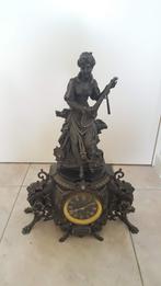 Antieke bronzen pendule klok uurwerk met vrouw met luit, Ophalen