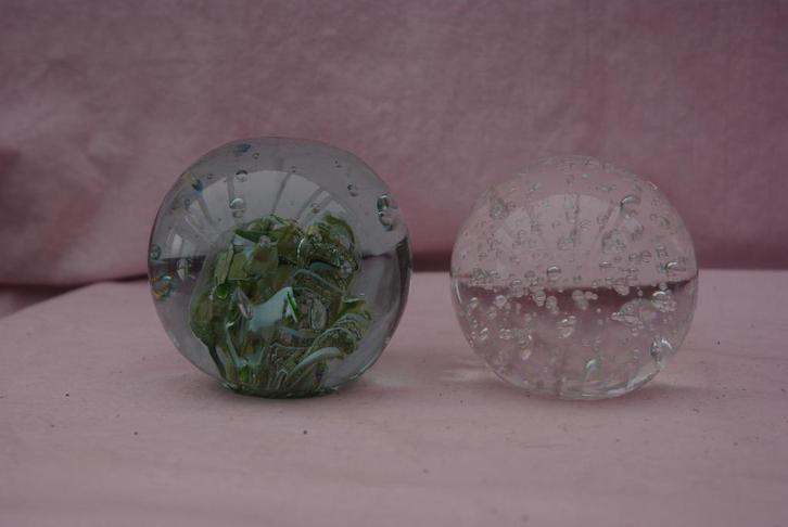 Presse papier  ( Glazen bol, Antiek en Kunst, Antiek | Glas en Kristal, Ophalen of Verzenden