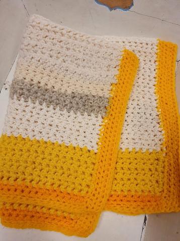 Zweeds haakwerk: Babydekentje vintage 50x70 geel beschikbaar voor biedingen