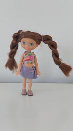 B5738-2004 Barbie Sweetsville Cakeshop Becky, Verzamelen, Poppen, Ophalen of Verzenden, Zo goed als nieuw, Fashion Doll