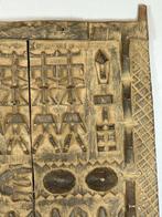 251171 Oud Afrikaans Dogon Graanopslag Deur - Mali., Ophalen of Verzenden