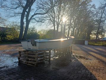 Pracht boot, groot, 6 meter lang! beschikbaar voor biedingen