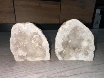 Geodes met Kristallen - Set van 2 beschikbaar voor biedingen
