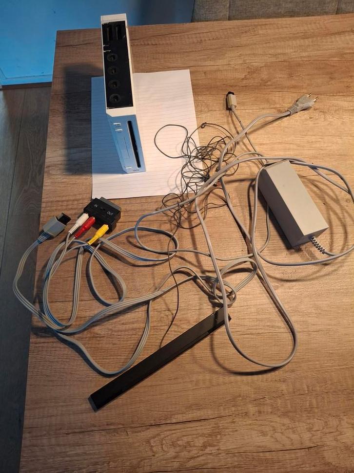 Nintendo Wii - Complete Set, Spelcomputers en Games, Spelcomputers | Nintendo Wii, Gebruikt, Met 1 controller, Met games, Ophalen of Verzenden