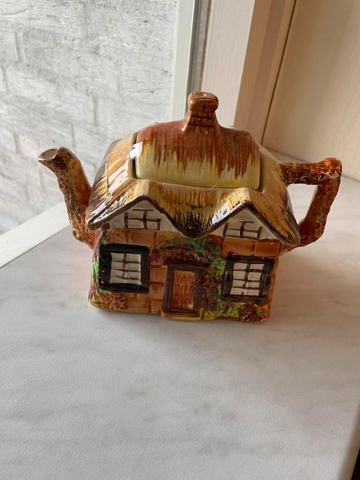 Theepot The Olde Cottage, Huis en Inrichting, Keuken | Servies, Zo goed als nieuw, Overige typen, Overige stijlen, Keramiek, Ophalen of Verzenden