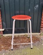 Vintage  Ahrend kruk, Huis en Inrichting, Krukjes, Ophalen of Verzenden, Gebruikt, Hout