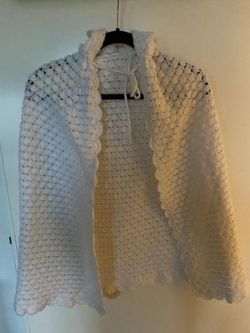 MOOIE BABY CAPE beschikbaar voor biedingen