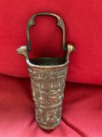 Zwaar bronzen wijwatervat met teksten..........igst, Antiek en Kunst, Ophalen of Verzenden, Brons