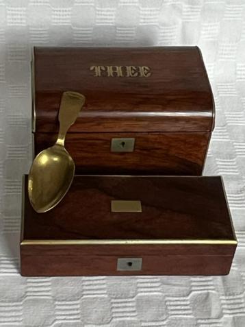 THEEKISTJE EN LEPELDOOS MESSING BESLAG + MESSING THEESCHEP beschikbaar voor biedingen