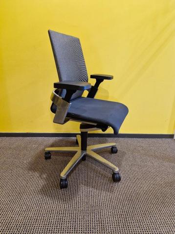 Wilkhahn 174/7 bureaustoel nieuwprijs 1053 euro excl.btw beschikbaar voor biedingen