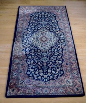 DICHTE POOL HANDGEKNOOPT  MOOI/LOPER TAPIJT WARME KLEUREN  beschikbaar voor biedingen