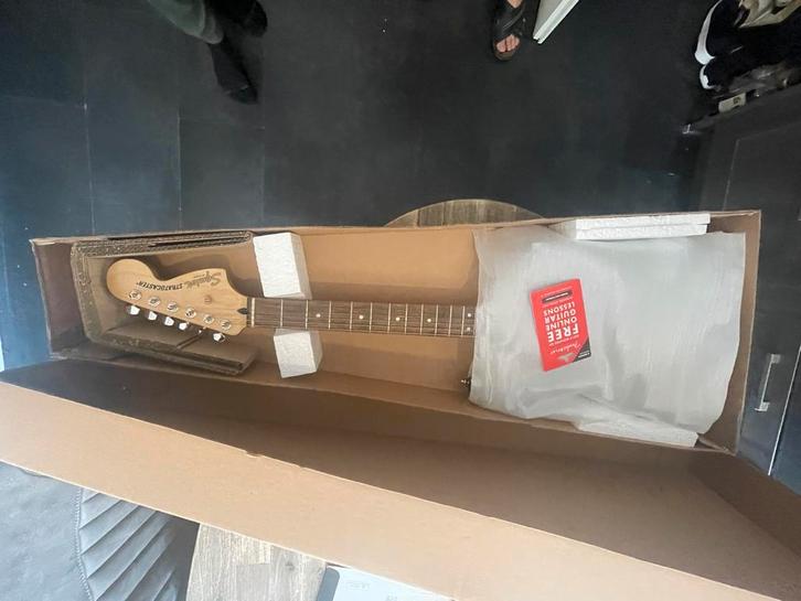 Squier Affinity Series Stratocaster HSS set, Muziek en Instrumenten, Snaarinstrumenten | Gitaren | Elektrisch, Zo goed als nieuw