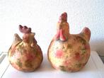 2 aardewerk kippen 13 en 15 cm hoog hanen haan NIEUW, Tuin en Terras, Tuinbeelden, Ophalen, Nieuw, Overige materialen, Dierenbeeld