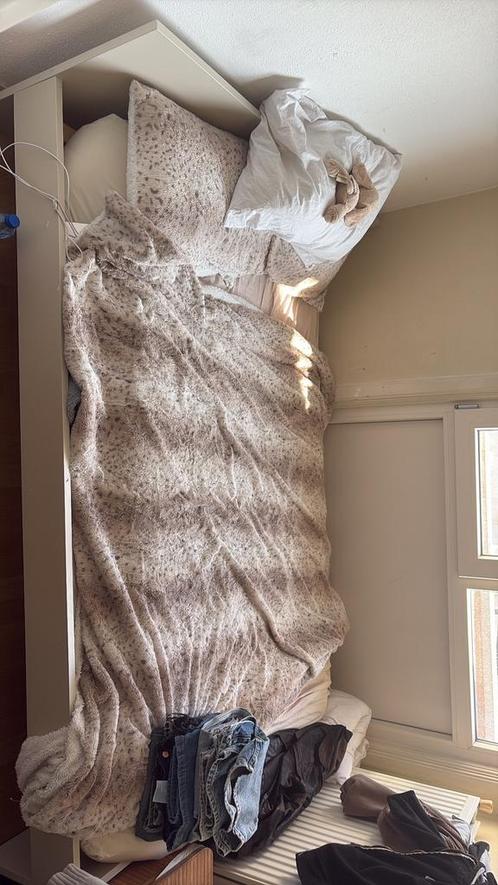 Ikea bedd en matras, Huis en Inrichting, Slaapkamer | Bedden, Zo goed als nieuw, Tweepersoons, 160 cm, 200 cm, Hout, Ophalen