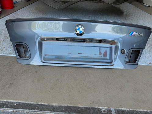 M3 e46 origineel kofferdeksel met spoiler en M3 logo, Auto-onderdelen, Carrosserie en Plaatwerk, Achterklep, BMW, Achter, Gebruikt