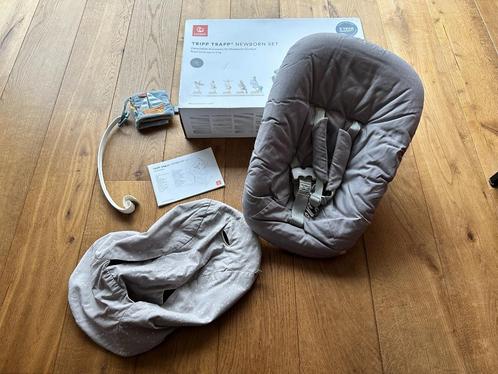 Stokke Tripp Trapp Newbomset met extra hoes en speelboog, Kinderen en Baby's, Kinderstoelen, Zo goed als nieuw, Meegroeistoel