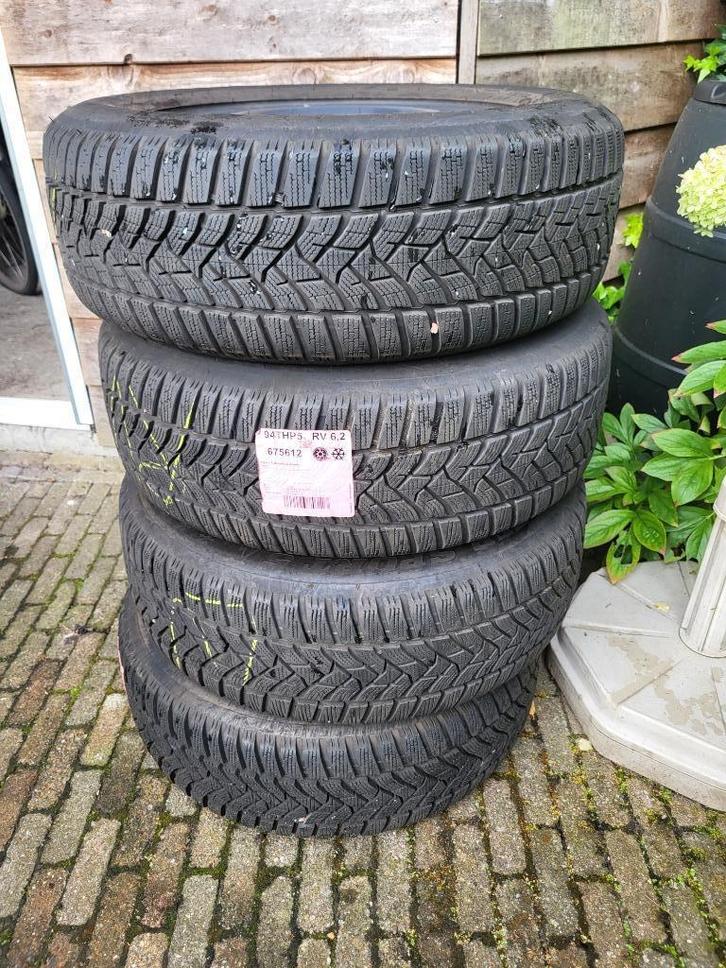 Winterbanden op stalen velg, Auto-onderdelen, Banden en Velgen, Banden en Velgen, Winterbanden, 16 inch, 215 mm, Personenwagen