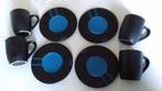 Black Records mok met schotel, Huis en Inrichting, Keuken | Servies, Nieuw, Ophalen of Verzenden, Overige stijlen, Kop(pen) en/of Schotel(s)