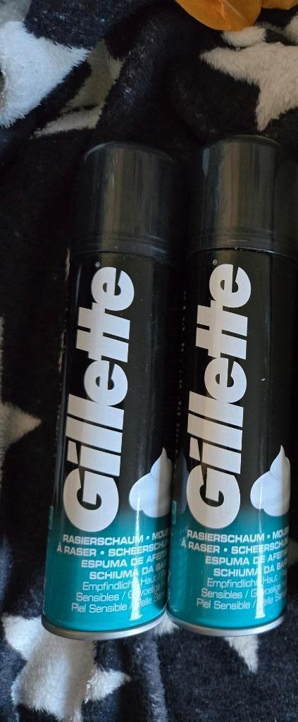 Nieuw 3 gillette scheerschuimen en wegwerp mesjes gillette, Sieraden, Tassen en Uiterlijk, Uiterlijk | Gezichtsverzorging, Nieuw