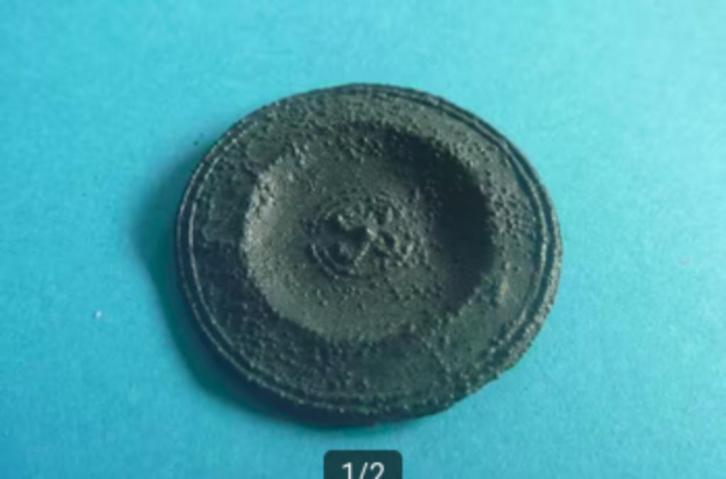 Bodemvondst. Bordje. Kinderspeelgoed. Tin. 16e - 17e eeuw, Antiek en Kunst, Antiek | Tin, Ophalen of Verzenden