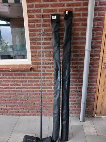 3 Zo goed als Nieuwe 12ft Shimano TX2 Karperhengels.  beschikbaar voor biedingen