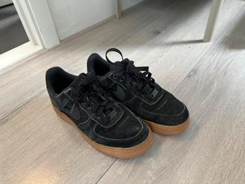 Nike suede zwarte 37,5 beschikbaar voor biedingen