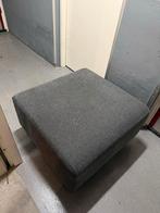 Grijze Poef / Bankje - Stijlvol & Comfortabel, Huis en Inrichting, Banken | Voetenbanken en Poefen, Ophalen, Gebruikt, Vierkant