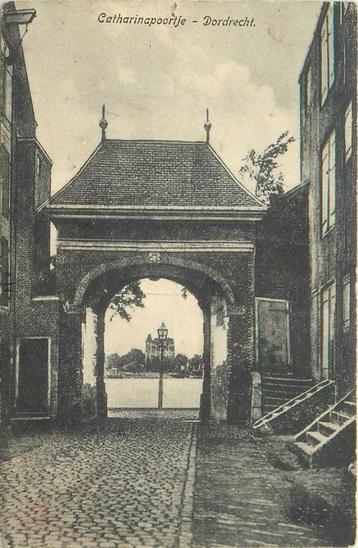(701-059-003) Dordrecht Catharinapoortje beschikbaar voor biedingen