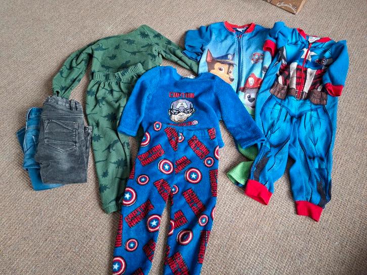 Fleece onesies en pyjama set maat (92) 98/104 pawpatrol, Kinderen en Baby's, Kinderkleding | Maat 98, Gebruikt, Ophalen of Verzenden