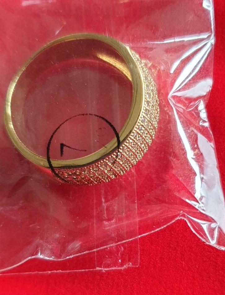 Medusa ring verguld, Sieraden, Tassen en Uiterlijk, Ringen, Nieuw, Dame, 17 tot 18, Goud, IJzer of Staal, Met strass, Ophalen of Verzenden