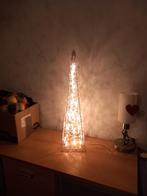Verlichte piramide 60 cm hoog, Huis en Inrichting, Lampen | Tafellampen, Ophalen, Minder dan 50 cm