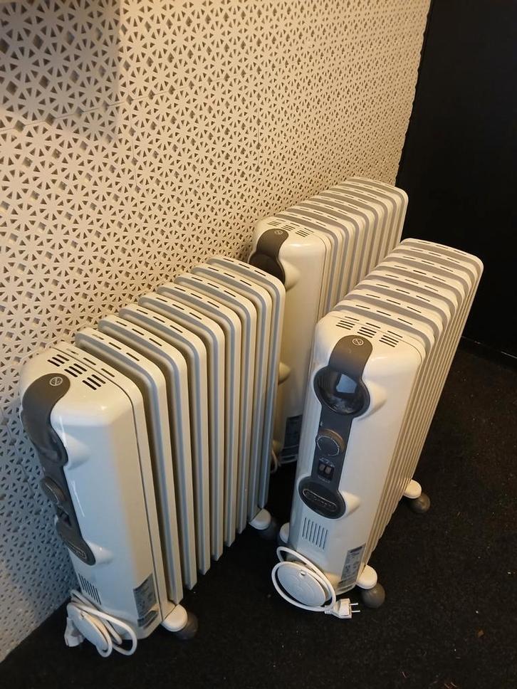 3x DeLonghi olieradiator -> 3 voor 200 euro, Doe-het-zelf en Verbouw, Verwarming en Radiatoren, Zo goed als nieuw, Kachel, 30 tot 80 cm