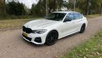 BMW 3-Serie 320i (B48D/330i) NL-auto | M-Sport, Auto's, BMW, Automaat, 1998 cc, 74 €/maand, Zwart