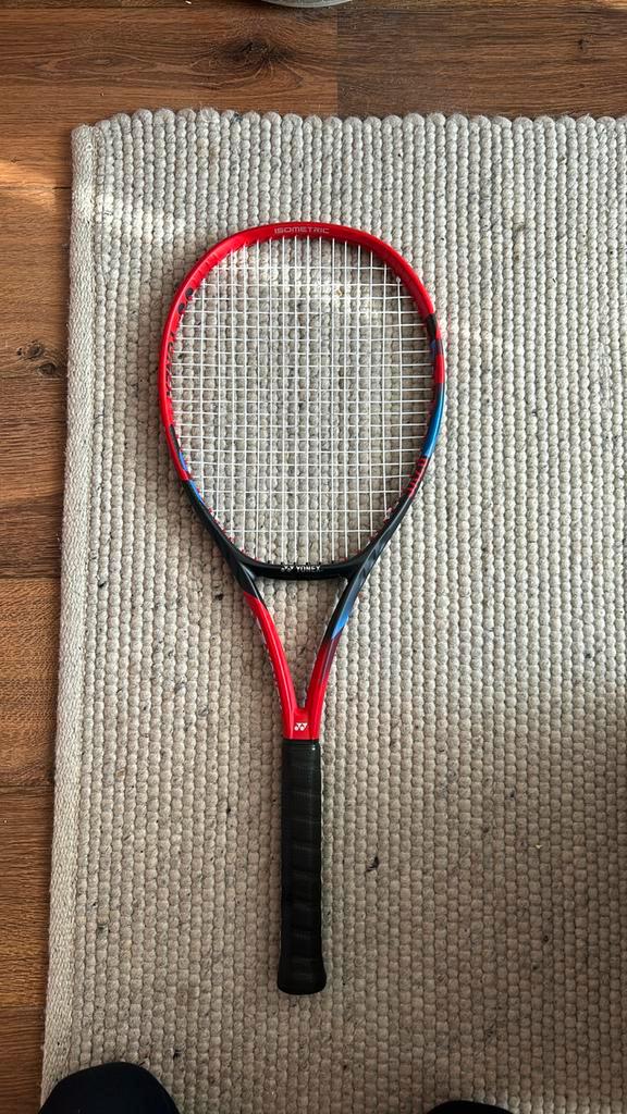 Yonex Vcore 95 (2023) gripmaat L2 NIEUW, Sport en Fitness, Tennis, Zo goed als nieuw, Racket, Overige merken, L2, Ophalen