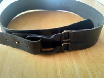 Leren riem omvang 85
Kleur zwart
Breedte 6 cm beschikbaar voor biedingen