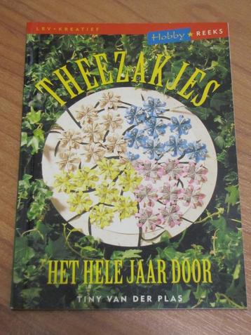 Theezakjes het hele jaar door door Tine van der Plas beschikbaar voor biedingen