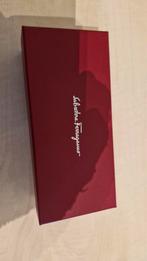 Salvatore Ferragamo Zonnebril  nieuw!, Overige merken, Zonnebril, Zwart, Ophalen of Verzenden
