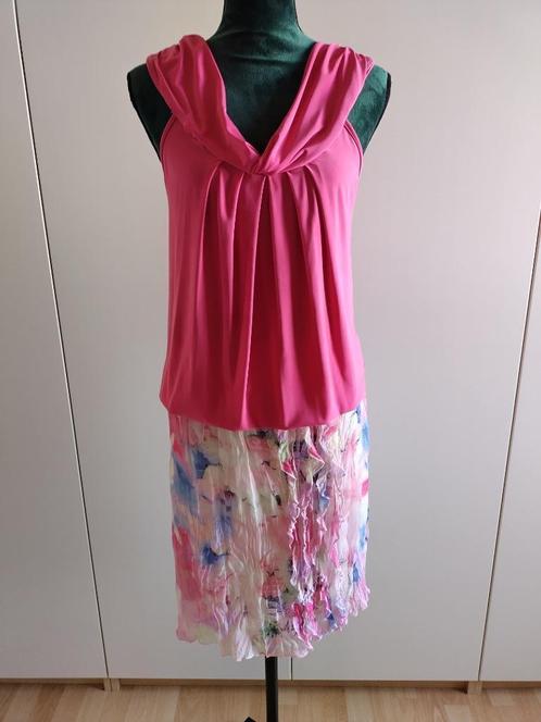 Te koop aangeboden: Dames kledingset, rok met shirt, Kleding | Dames, Rokken, Zo goed als nieuw, Maat 38/40 (M), Roze, Knielengte