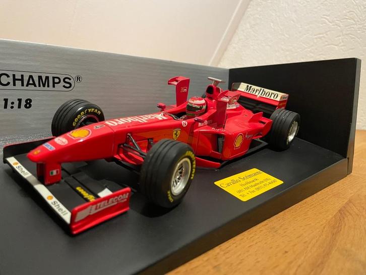 Ferrari F300 #4 Irvine, X-Wings & Marlboro stickers 1:18, Hobby en Vrije tijd, Modelauto's | 1:18, Zo goed als nieuw, Auto, MiniChamps
