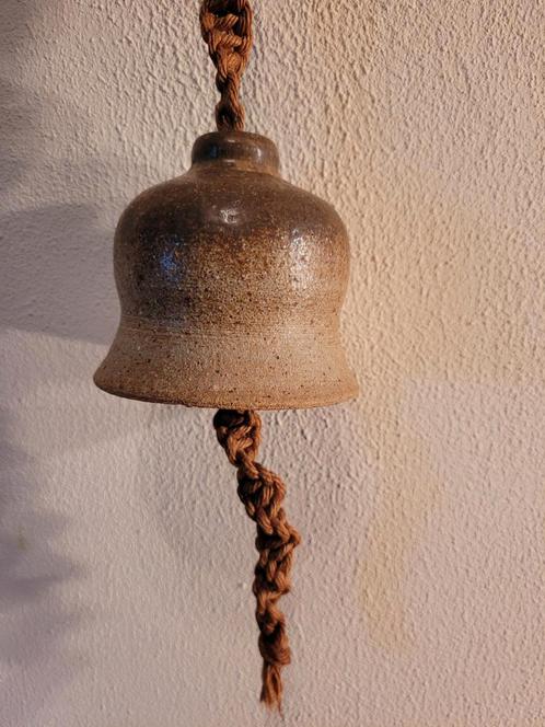 aardewerk bel trekbel klok klokje macrame vintage glazuur, Huis en Inrichting, Woonaccessoires | Kisten, Zo goed als nieuw, Minder dan 50 cm