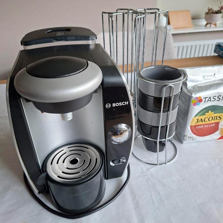Bosch Tassimo CTPM01 + Cups & Accessoires, Witgoed en Apparatuur, Koffiezetapparaten, Gebruikt, Koffiepads en cups, Koffiemachine