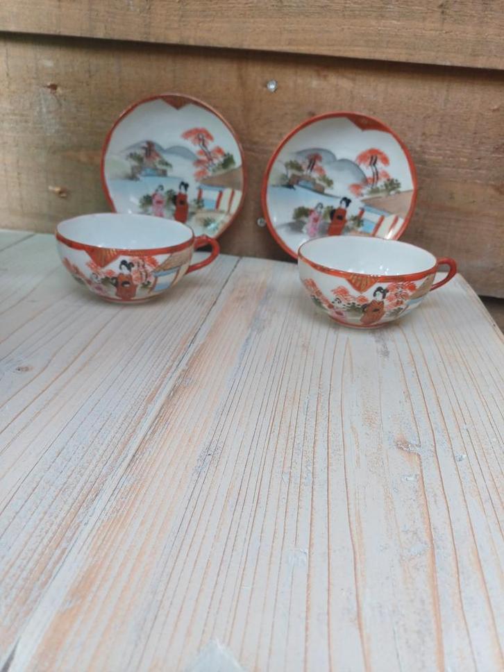 Japans Eierporselein Kopjes en Schotels, Antiek en Kunst, Antiek | Keramiek en Aardewerk, Ophalen of Verzenden