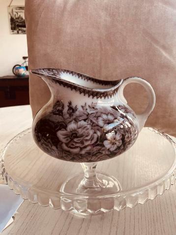 Antieke Sarreguemines Jardinere Waterschenkkan beschikbaar voor biedingen