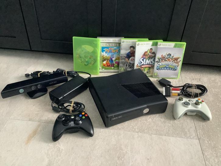 Xbox 360S zwart metveel spellen en controllers, Spelcomputers en Games, Spelcomputers | Xbox 360, Gebruikt, 20 GB, 360 S, Met 2 controllers